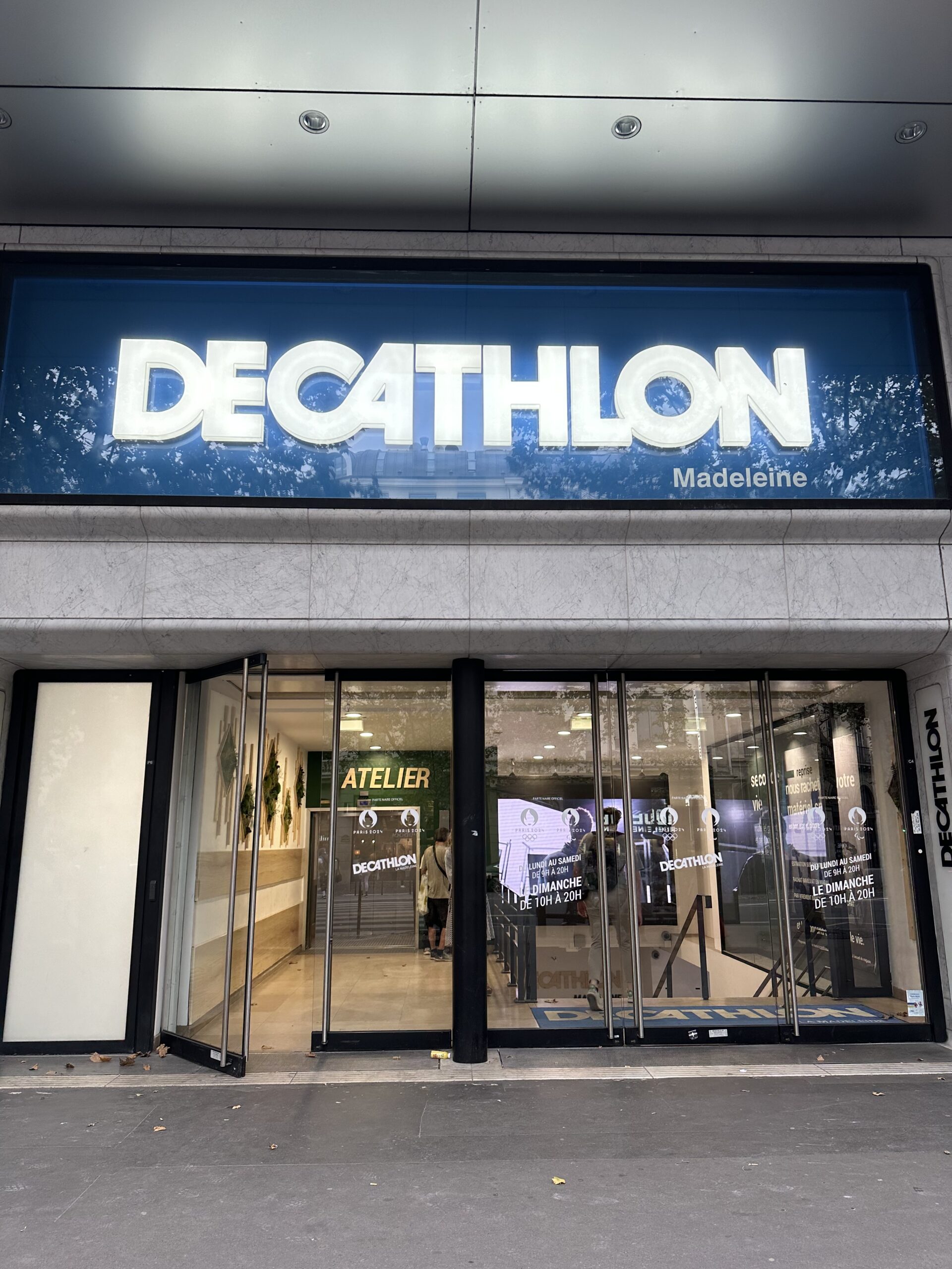 パリのDECATHLON